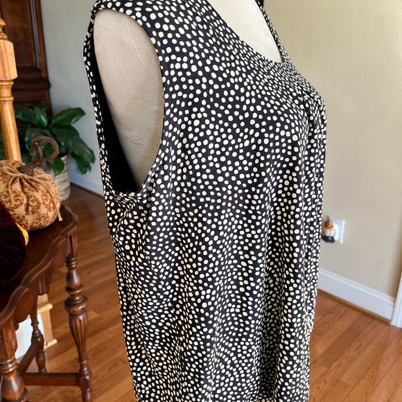 Cute polka dot shell in black and cream - Picture 2 of 4
